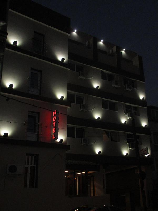 Hotel Uranus Bucarest Exterior foto